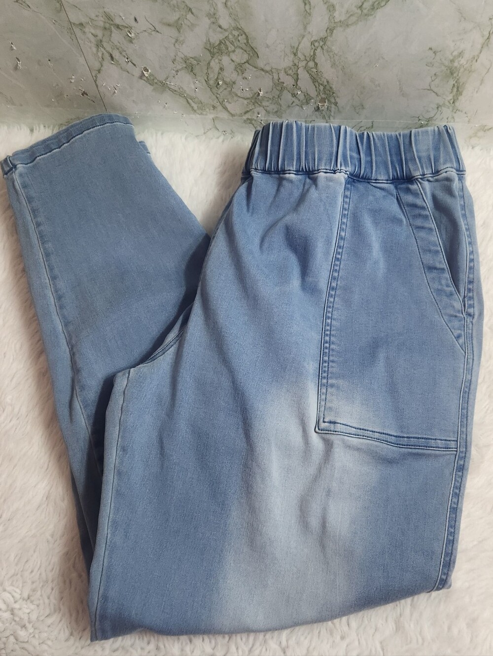 emme Pull-on Tapered Leg Jeans